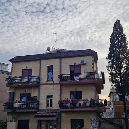 At Monica's In - Stazione Labaro *