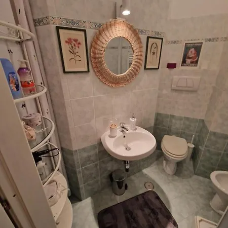 At Monica's In - Stazione Labaro Apartament *