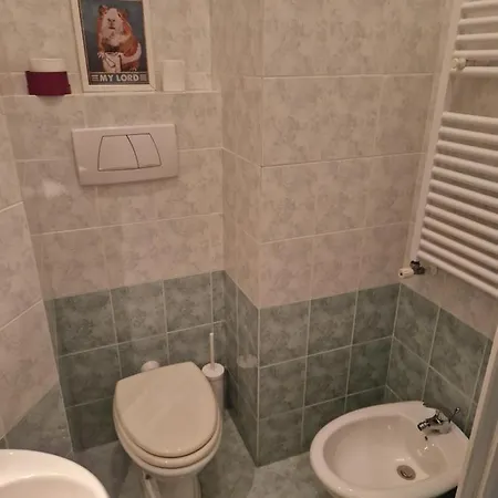 At Monica's In - Stazione Labaro Apartament