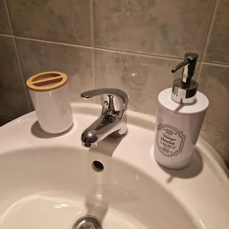 Apartament At Monica's In - Stazione Labaro *